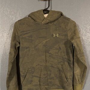 Under Armour Boys Camouflage Hoodie Size 10/12